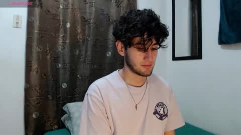 Snapshot of thiiago_tay chatting on 19, 9, 2025 Thiiago online show from 19, 9, 2025