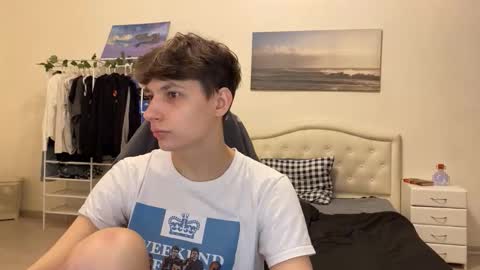 Snapshot of thomas617826 chatting on 2, 10, 2025 Thomas Hill online show from 2, 10, 2025