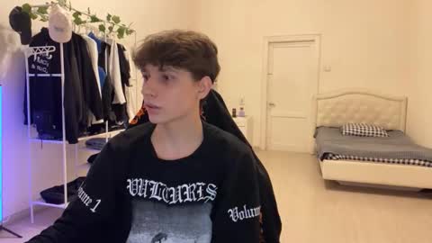 Snapshot of thomas617826 chatting on 6, 11, 2025 Thomas Hill online show from 6, 11, 2025