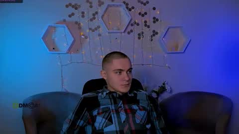 thomas_crow online show from 14, 11, 2025