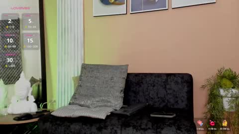 Thomas Eliott   independent model online show from 25, 11, 2025