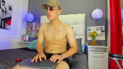 Snapshot of thomas_may4rs chatting on 4, 3, 2025 ---Thomas--- online show from 4, 3, 2025