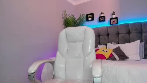 Thomas online show from 11, 5, 2026