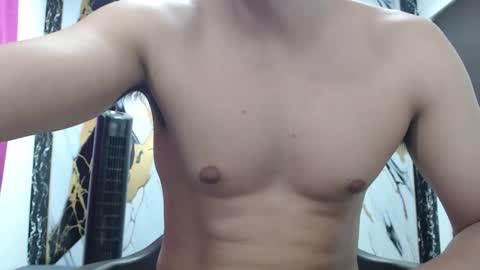 Snapshot of thomas_neuman chatting on 7, 4, 2026 Thomas online show from 7, 4, 2026