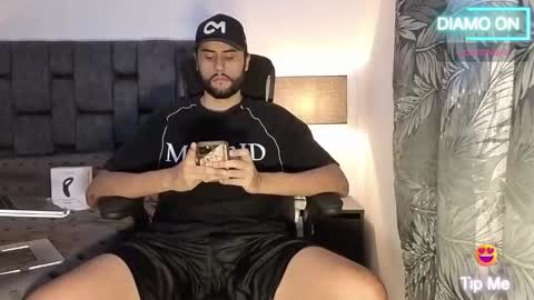 Snapshot of thomas_redcol chatting on 1, 11, 2025 Thomas online show from 1, 11, 2025