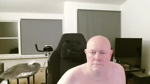 thomash32 online show from 14, 9, 2025