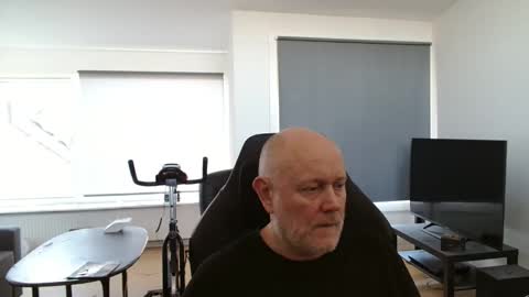 thomash32 online show from 28, 9, 2025