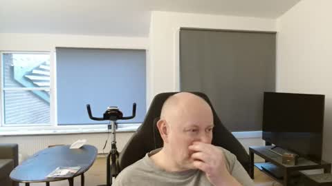 thomash32 online show from 5, 10, 2025