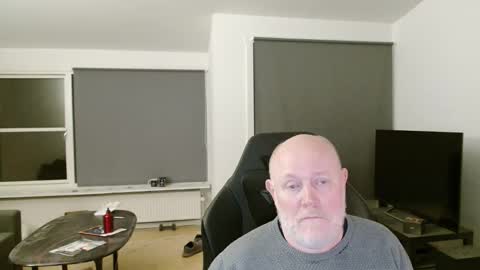 thomash32 online show from 24, 10, 2025