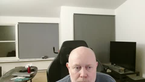 thomash32 online show from 7, 11, 2025