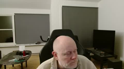 thomash32 online show from 14, 11, 2025