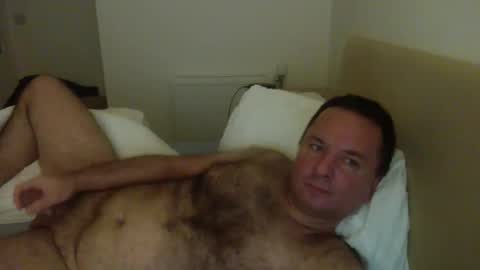 Snapshot of thomaspol chatting on 28, 10, 2025 Tom online show from 28, 10, 2025