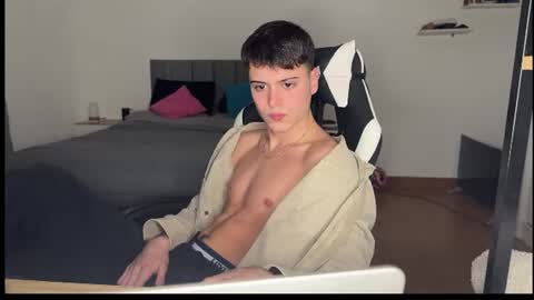 Snapshot of thomassex0 chatting on 2, 7, 2026 Thomas online show from 2, 7, 2026