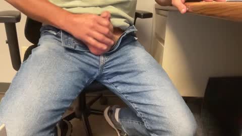 Snapshot of thongguy2021 chatting on 6, 10, 2025 thongguy 2021 online show from 6, 10, 2025