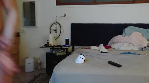 ThongMuscle online show from 2, 1, 2025