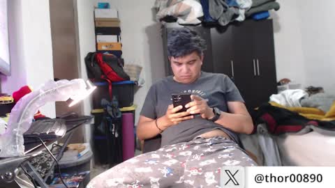 Snapshot of thor0200 chatting on 8, 4, 2026 thor0200 online show from 8, 4, 2026