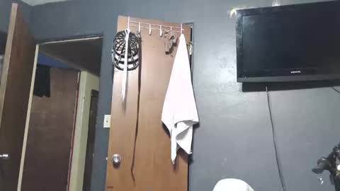 Snapshot of thoroughbred_1980 chatting on 6, 1, 2026 thoroughbred_1980 online show from 6, 1, 2026