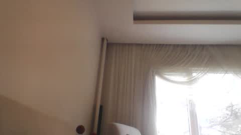 three legs24cm online show from 6, 2, 2026