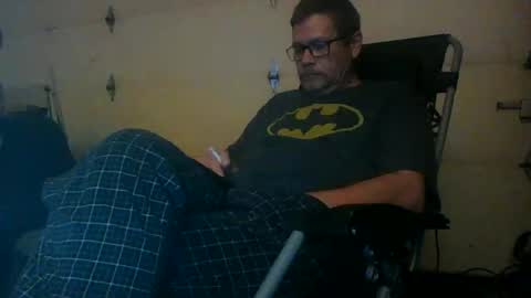 Snapshot of throbber009 chatting on 19, 11, 2025 Throbber online show from 19, 11, 2025