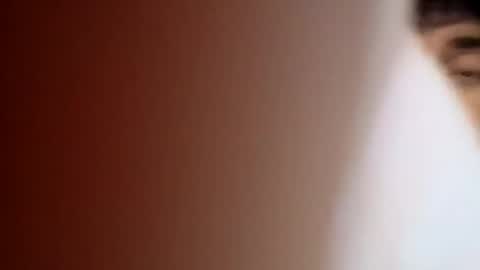 Snapshot of thuzi0n chatting on 4, 1, 2025 thuzi0n online show from 4, 1, 2025