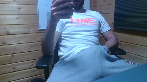 Snapshot of thx_4some_sharing chatting on 1, 12, 2024 toobigcockforonegirl online show from 1, 12, 2024