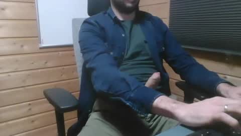 Snapshot of thx_4some_sharing chatting on 3, 3, 2025 toobigcockforonegirl online show from 3, 3, 2025