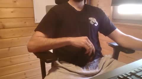 Snapshot of thx_4some_sharing chatting on 7, 3, 2025 toobigcockforonegirl online show from 7, 3, 2025