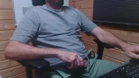 Snapshot of thx_4some_sharing chatting on 24, 9, 2025 toobigcockforonegirl online show from 24, 9, 2025