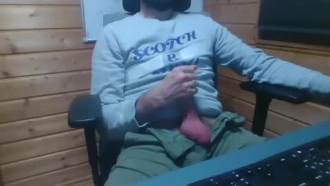 Snapshot of thx_4some_sharing chatting on 19, 11, 2025 toobigcockforonegirl online show from 19, 11, 2025