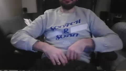 Snapshot of thx_4some_sharing chatting on 18, 12, 2025 toobigcockforonegirl online show from 18, 12, 2025