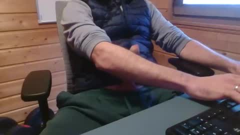 toobigcockforonegirl online show from 15, 4, 2026