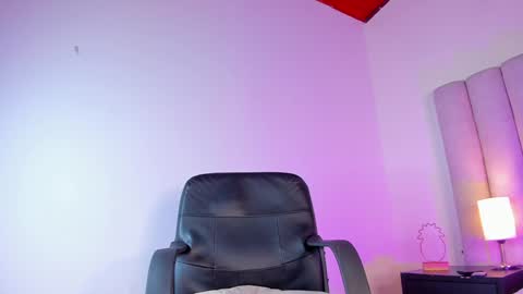 Snapshot of tiana_cinnamon chatting on 11, 12, 2024 TIANA  online show from 11, 12, 2024