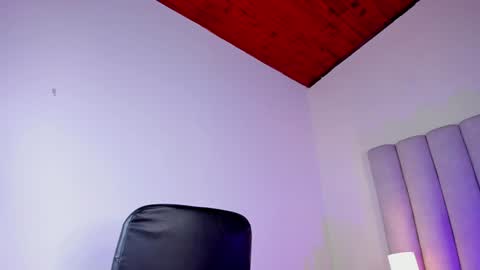 Snapshot of tiana_cinnamon chatting on 17, 12, 2024 TIANA  online show from 17, 12, 2024