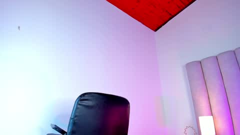 Snapshot of tiana_cinnamon chatting on 31, 12, 2024 TIANA  online show from 31, 12, 2024