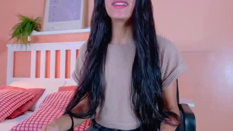 Snapshot of tiana_cinnamon chatting on 23, 9, 2025 TIANA  online show from 23, 9, 2025
