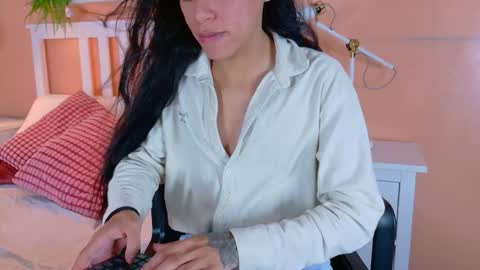 Snapshot of tiana_cinnamon chatting on 25, 9, 2025 TIANA  online show from 25, 9, 2025