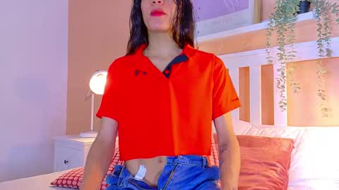 Snapshot of tiana_cinnamon chatting on 2, 10, 2025 TIANA  online show from 2, 10, 2025