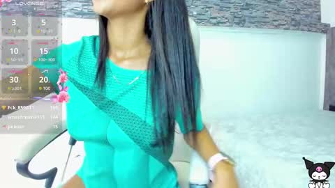 Snapshot of tiana_glowxxx chatting on 3, 2, 2025 Tiana online show from 3, 2, 2025