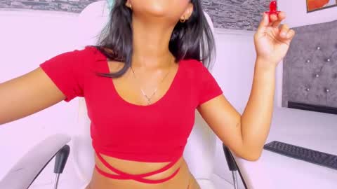 Snapshot of tiana_glowxxx chatting on 14, 2, 2025 Tiana online show from 14, 2, 2025