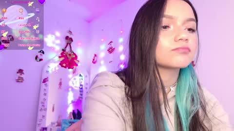 Tiana Le online show from 27, 11, 2025