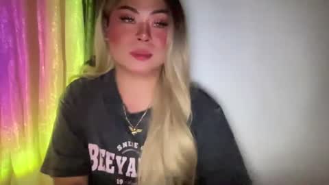 arianna tiara online show from 5, 1, 2026