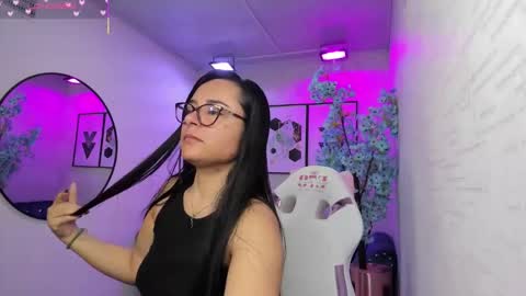 Tiara  online show from 8, 2, 2026