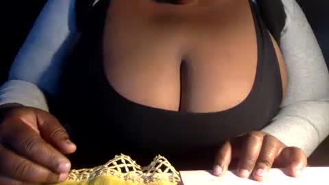 Snapshot of tierrahenri chatting on 9, 3, 2025 Tierra Henri online show from 9, 3, 2025