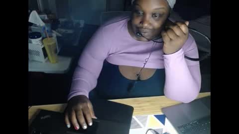 Snapshot of tierrahenri chatting on 20, 10, 2025 Tierra Henri online show from 20, 10, 2025