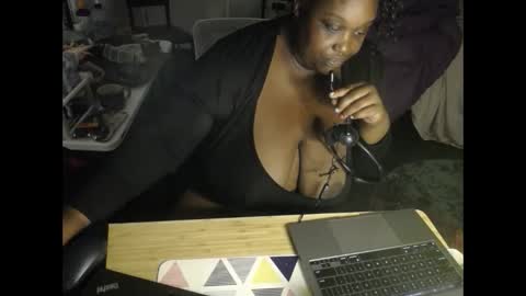 Snapshot of tierrahenri chatting on 25, 10, 2025 Tierra Henri online show from 25, 10, 2025