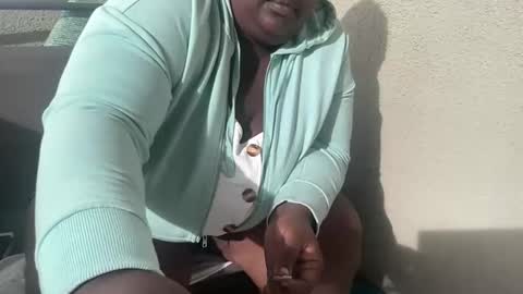 Snapshot of tierrahenri chatting on 22, 12, 2025 Tierra Henri online show from 22, 12, 2025