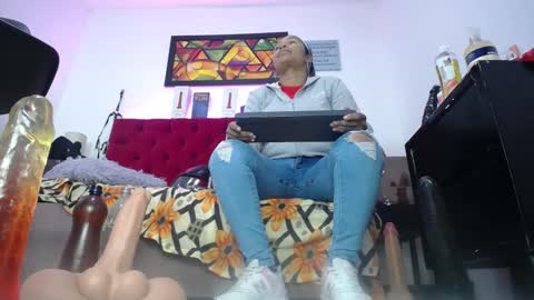 Snapshot of tifanny_nails chatting on 12, 9, 2025 Tifanny Nails  online show from 12, 9, 2025
