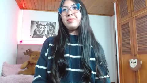 Snapshot of tifanny_squirt chatting on 11, 10, 2025 Tifanny online show from 11, 10, 2025