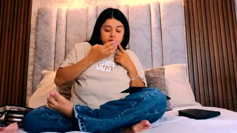 Snapshot of tifany__ross chatting on 6, 4, 2026 Tiff3 online show from 6, 4, 2026