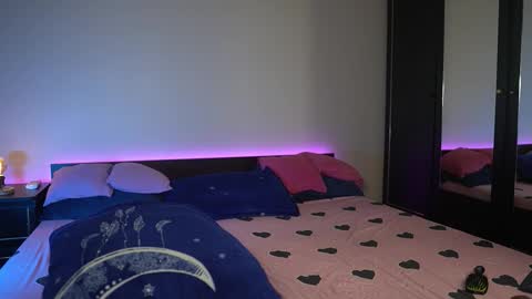 Tiffany online show from 11, 11, 2025